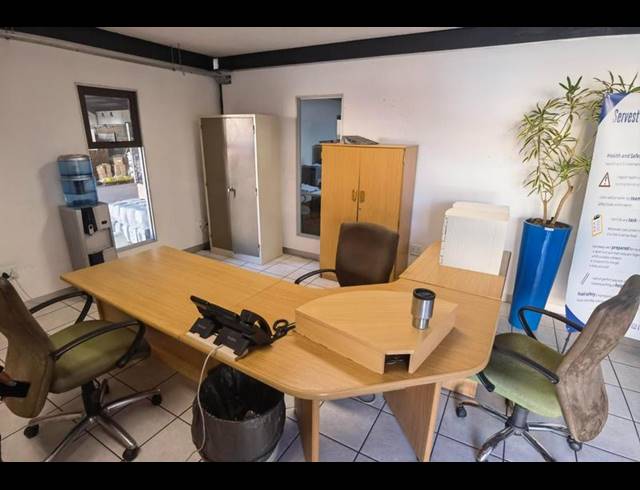 INDUSTRIAL PROPERTY TO RENT IN WALTLOO